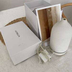 Vitruvi White Stone Diffuser